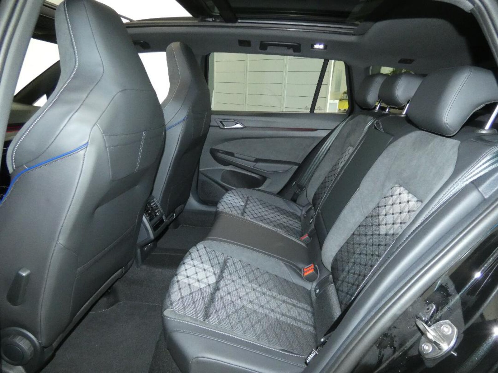 Volkswagen Golf Variant – Bild 8