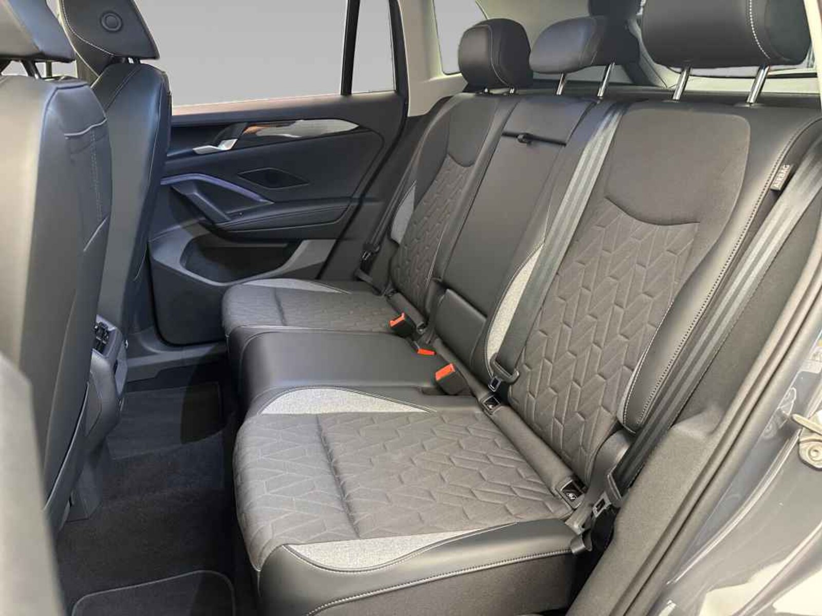 Volkswagen Tiguan – Bild 13