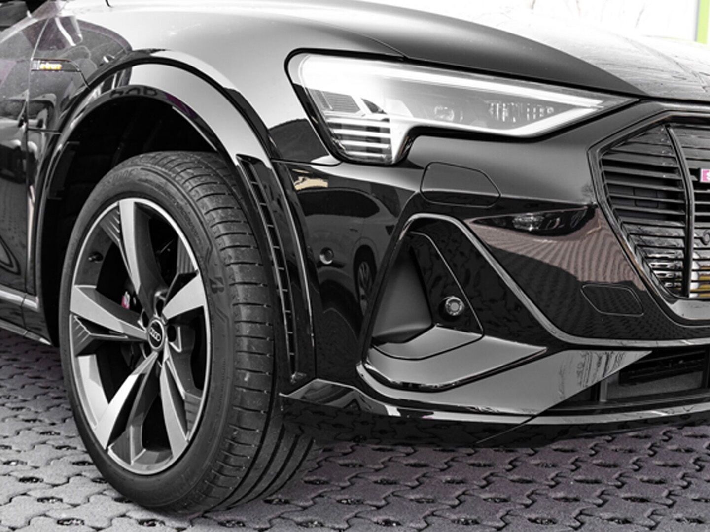 Image about Audi e-tron S Sportback S e-tron quattro