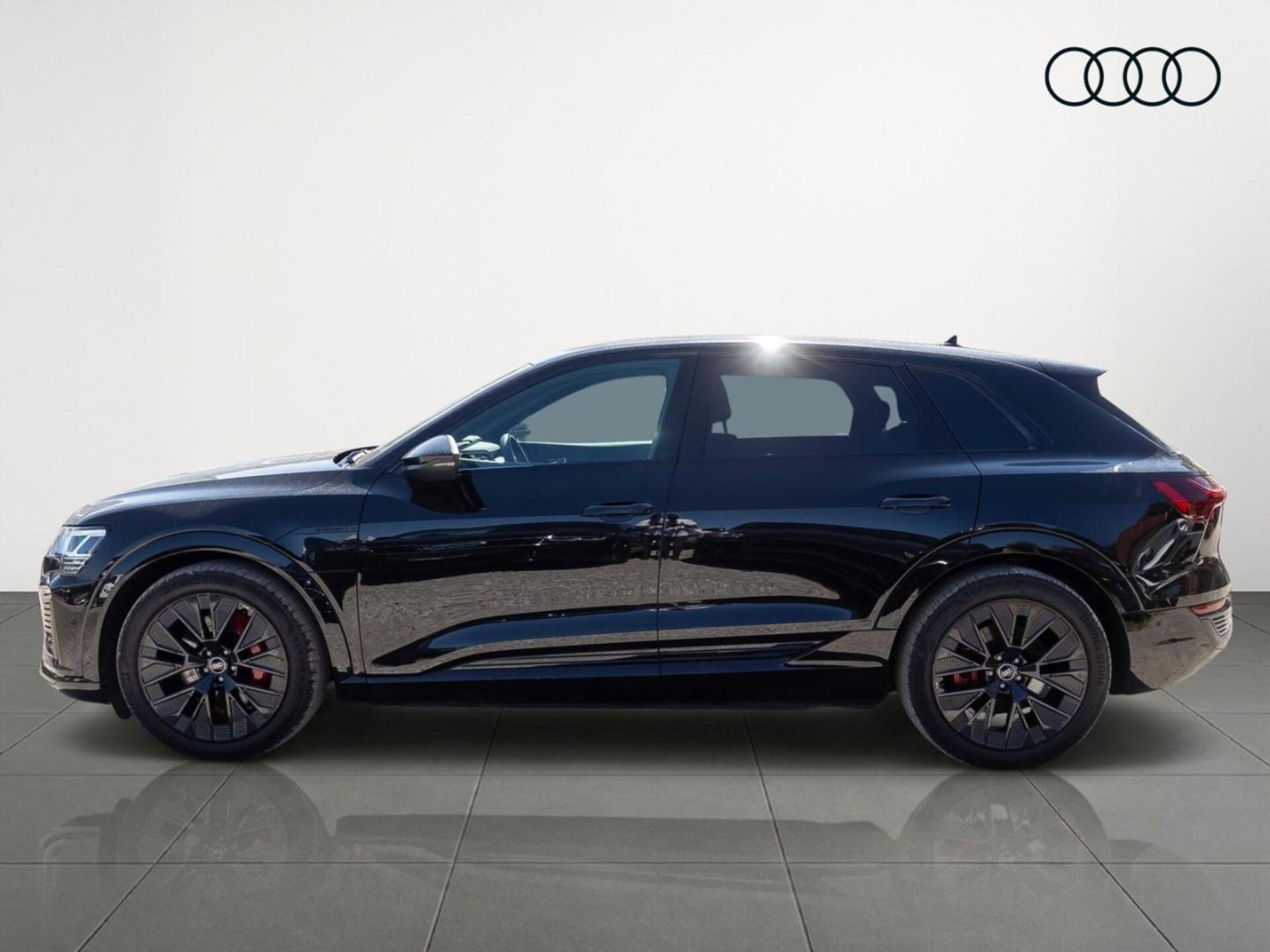 Audi Q8 e-tron S line