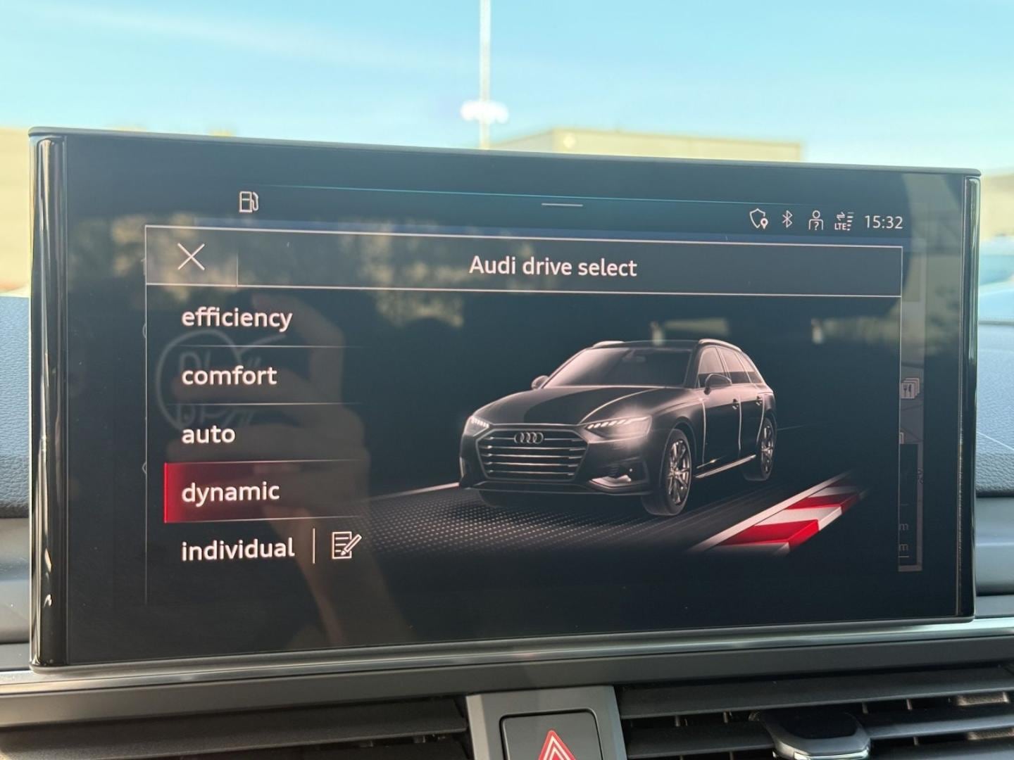 Bild über Audi A4 Avant advanced 40 TFSI S tronic - für weitere Informationen kontaktieren Sie den Audi Partner