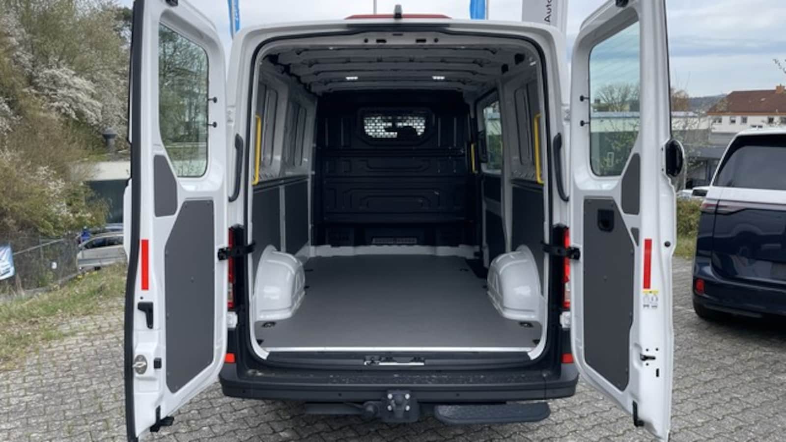 Volkswagen Crafter Kasten mittlerer Radstand – Bild 8