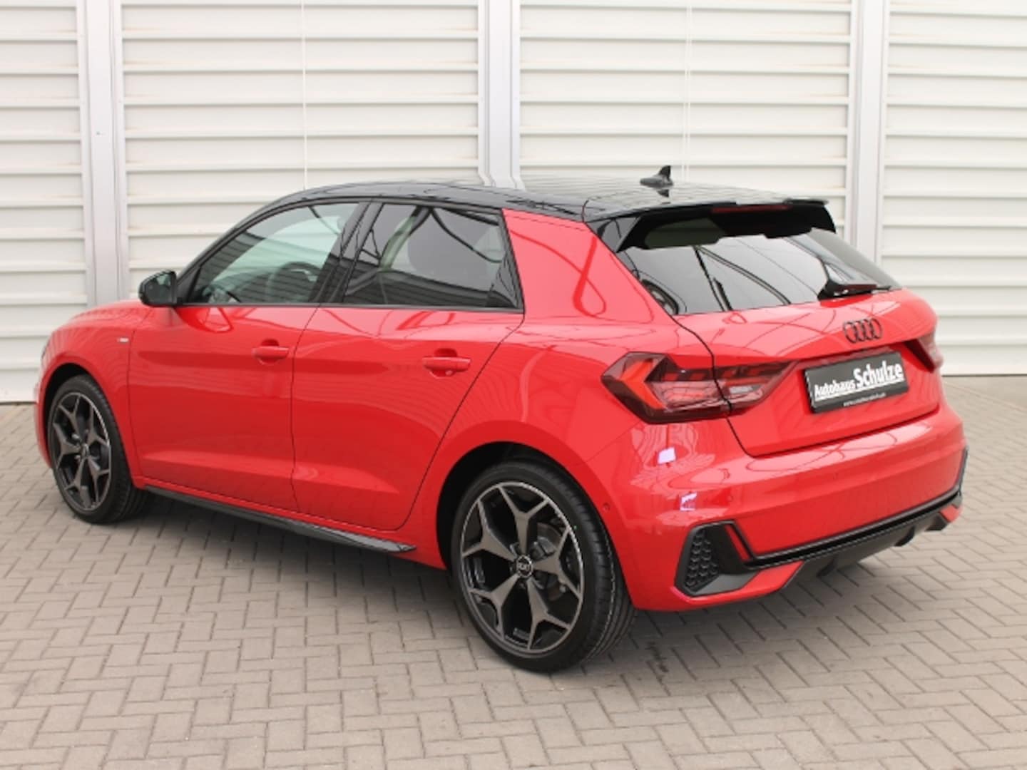 Bild über Audi A1 Sportback S line 35 TFSI S tronic - für weitere Informationen kontaktieren Sie den Audi Partner