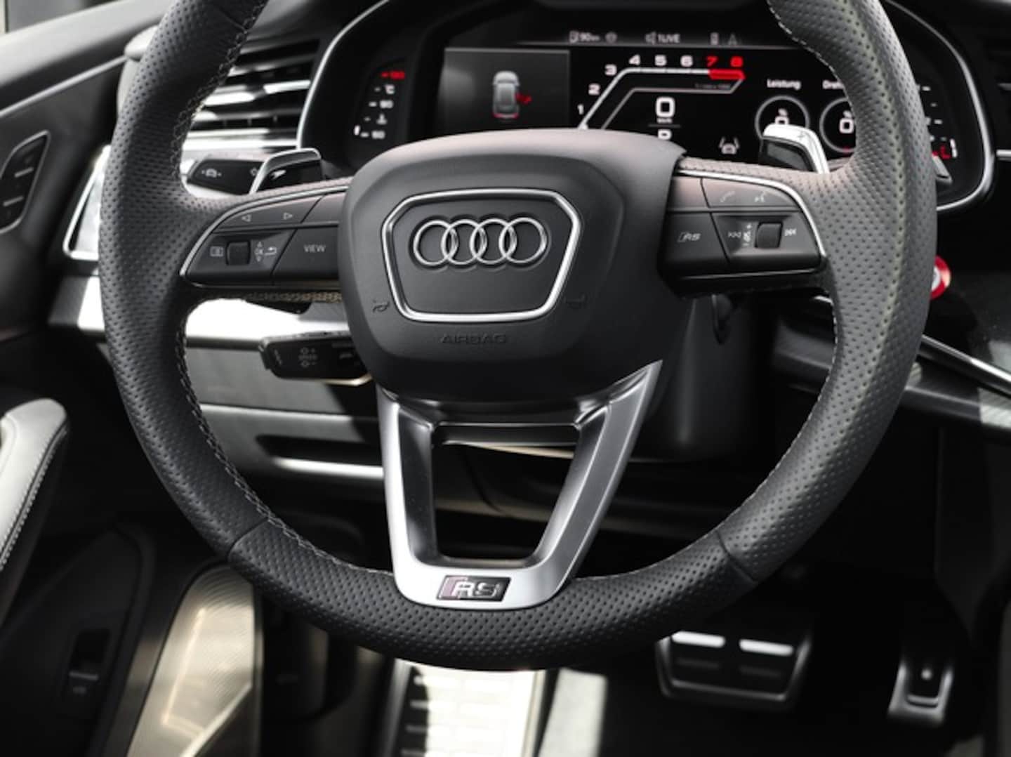 Bild über Audi RS Q8 SUV TFSI quattro 441 kW tiptronic - für weitere Informationen kontaktieren Sie den Audi Partner
