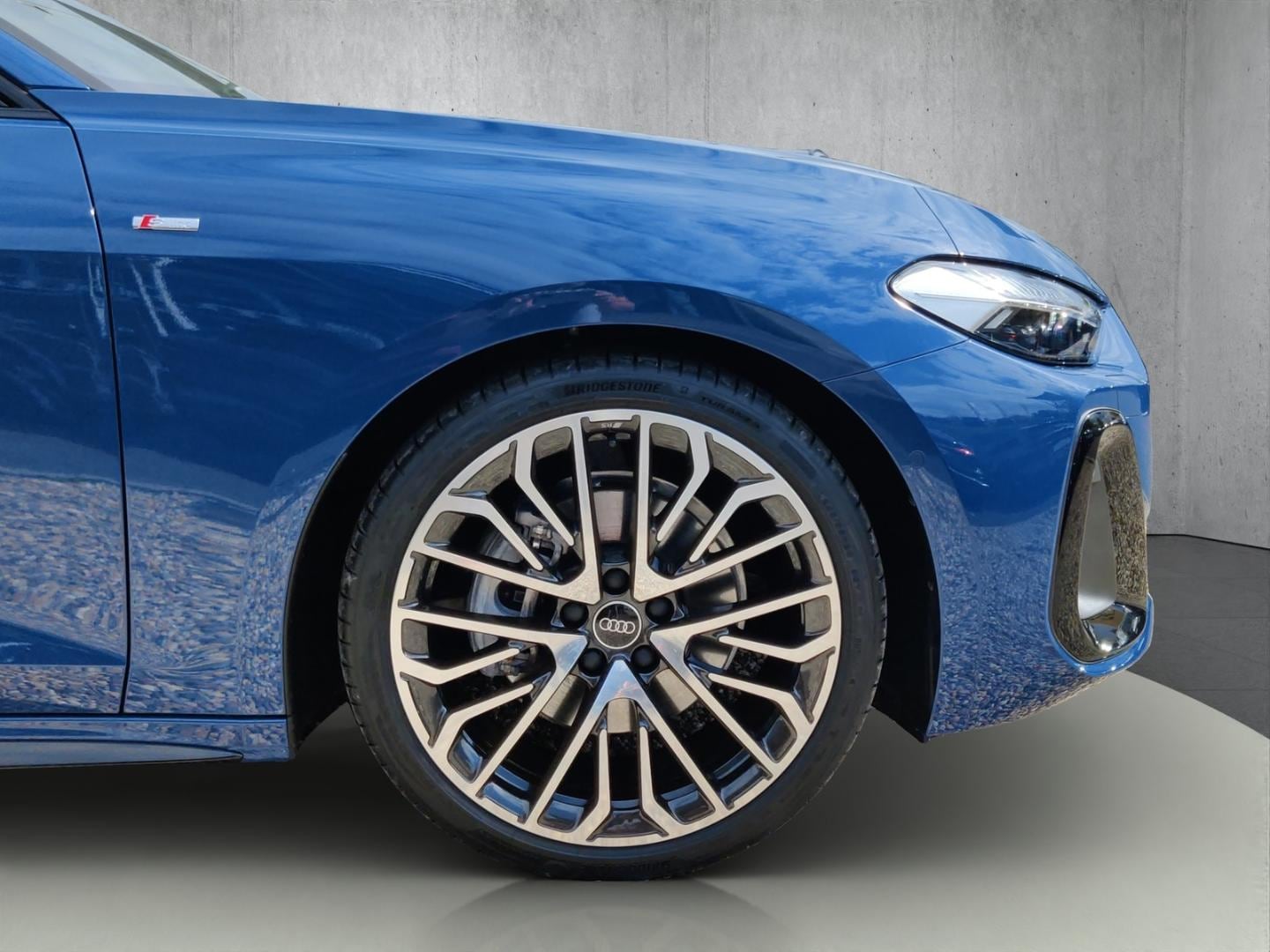 Bild über Audi A5 Avant TFSI quattro S tronic - für weitere Informationen kontaktieren Sie den Audi Partner