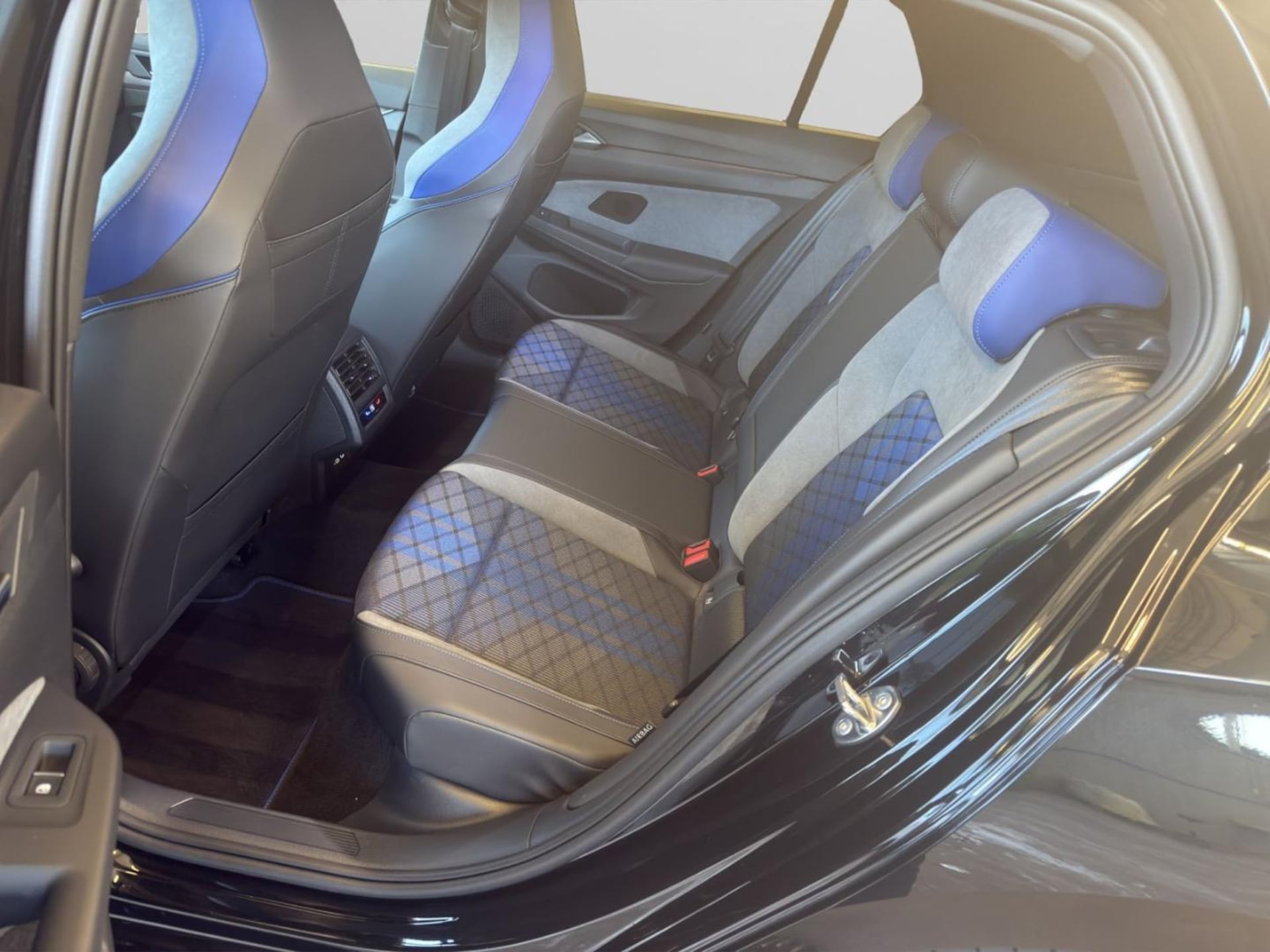 Volkswagen Golf R