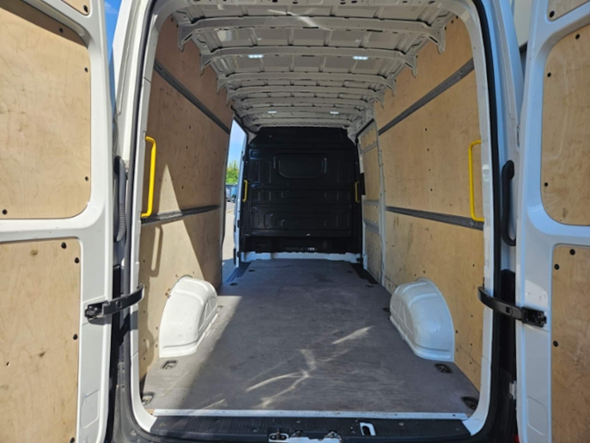 Volkswagen Crafter Kasten langer Radstand