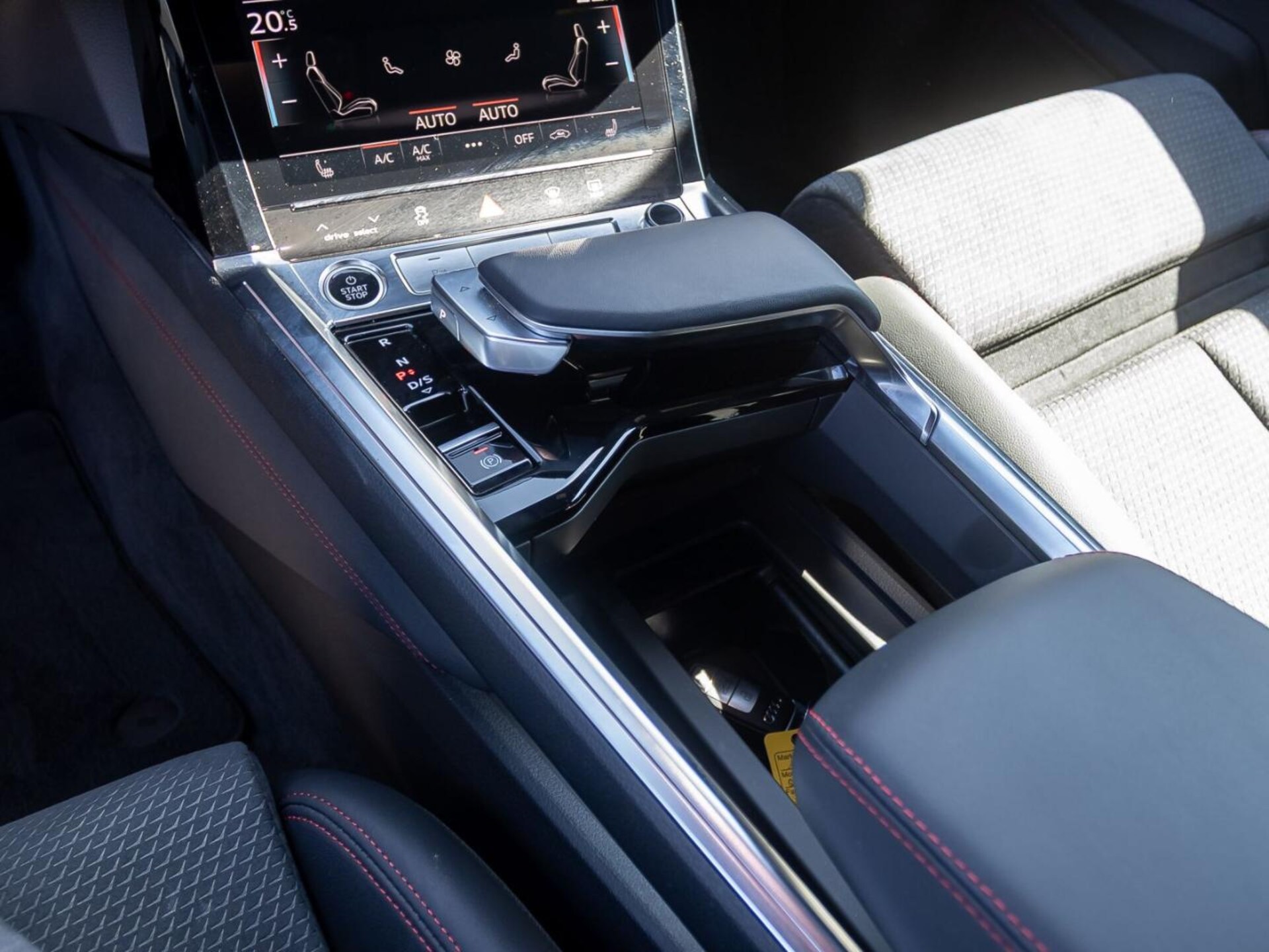 Audi Q8 e-tron S line