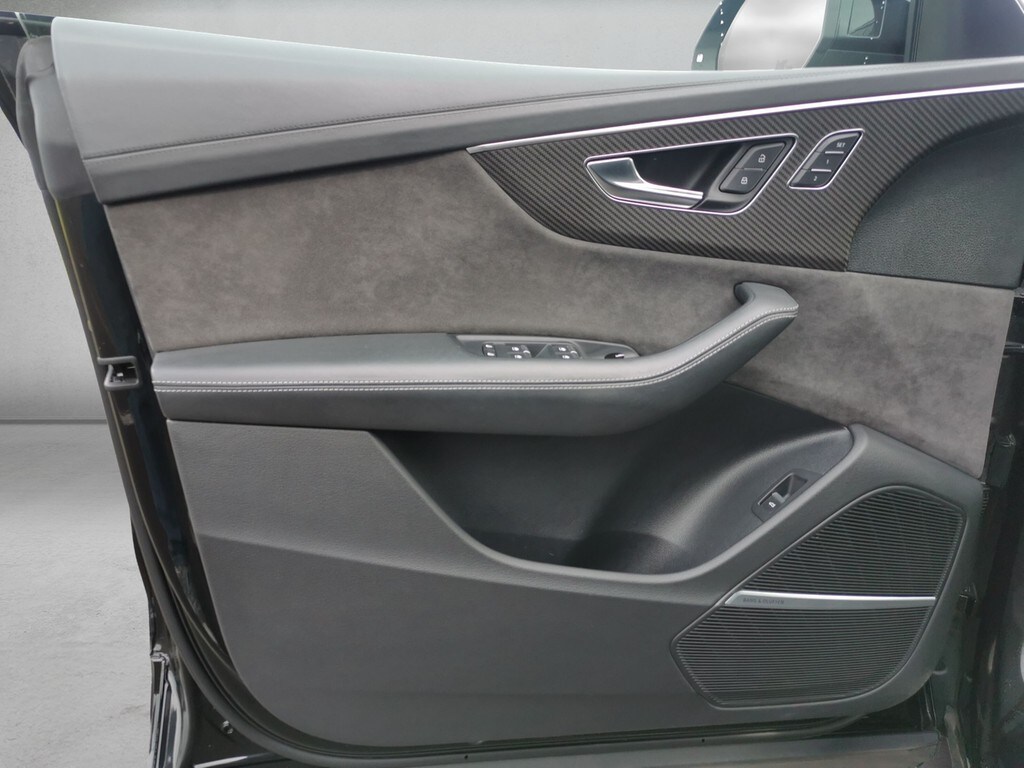 Image about Audi RS Q8 TFSI quattro tiptronic