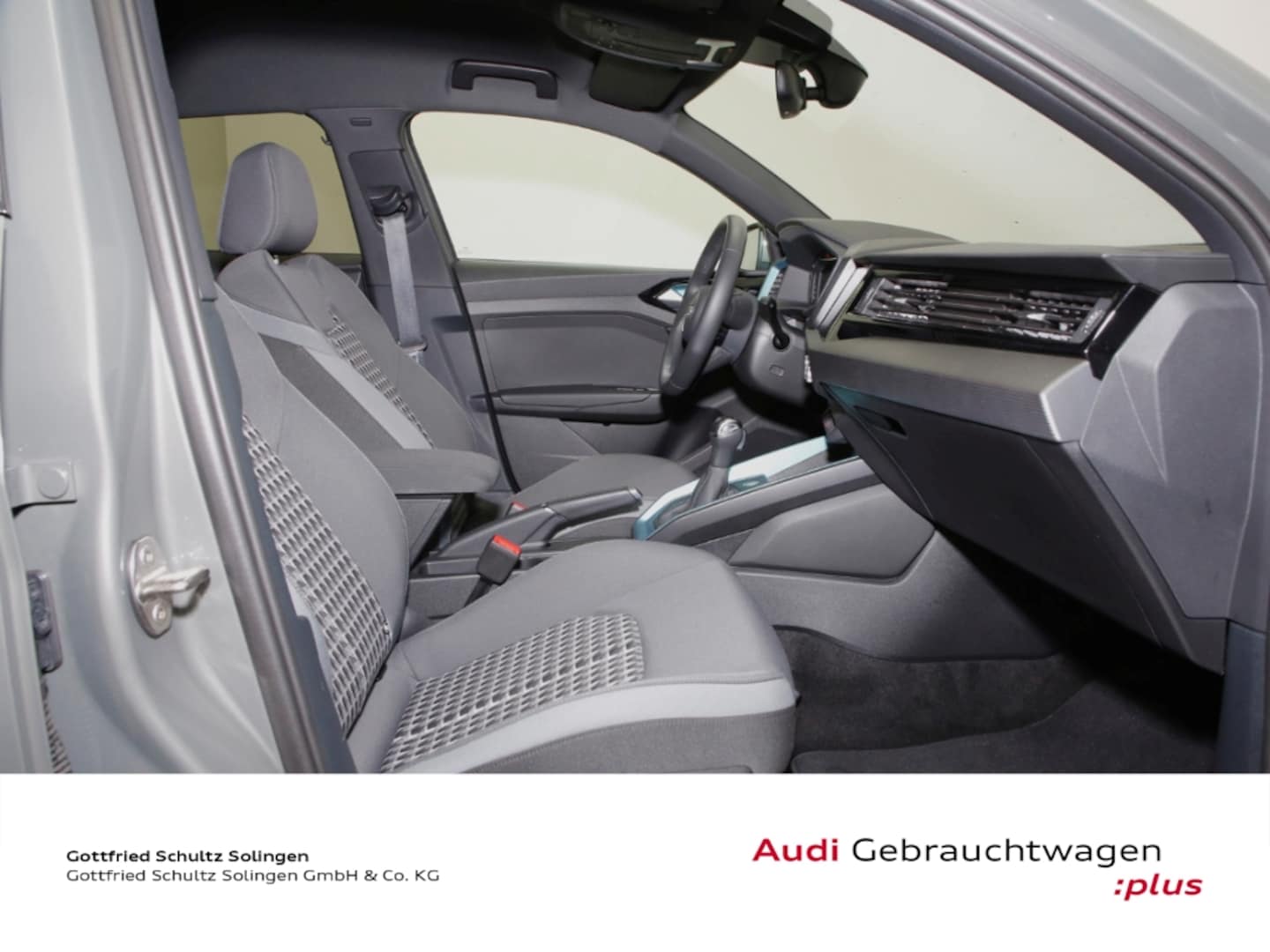 Bild über Audi A1 Sportback S line 30 TFSI S tronic - für weitere Informationen kontaktieren Sie den Audi Partner