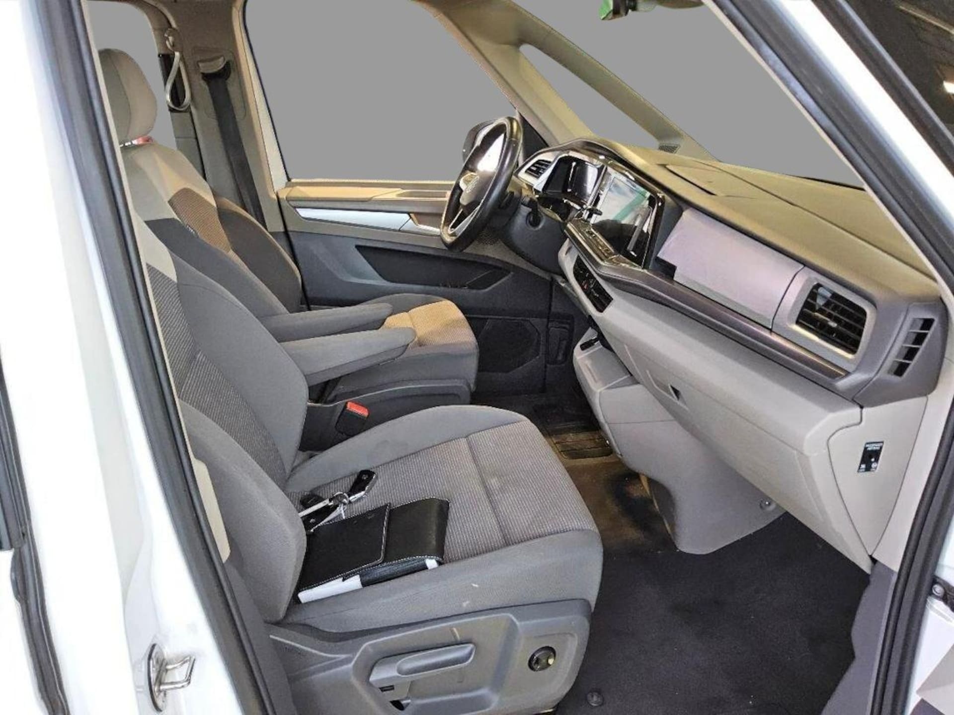 Volkswagen Multivan Langversion Basis-Modell