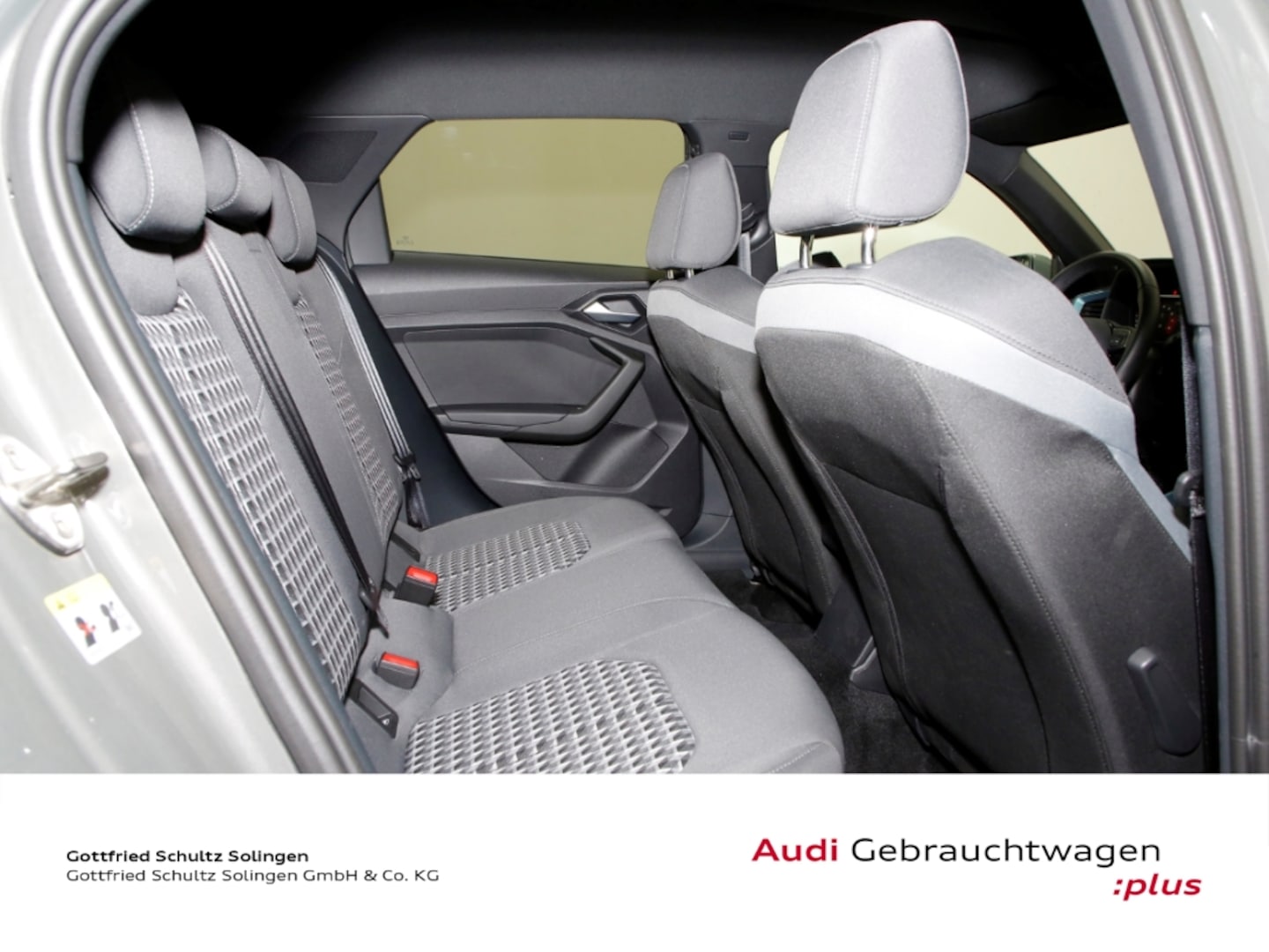 Bild über Audi A1 Sportback S line 30 TFSI S tronic - für weitere Informationen kontaktieren Sie den Audi Partner