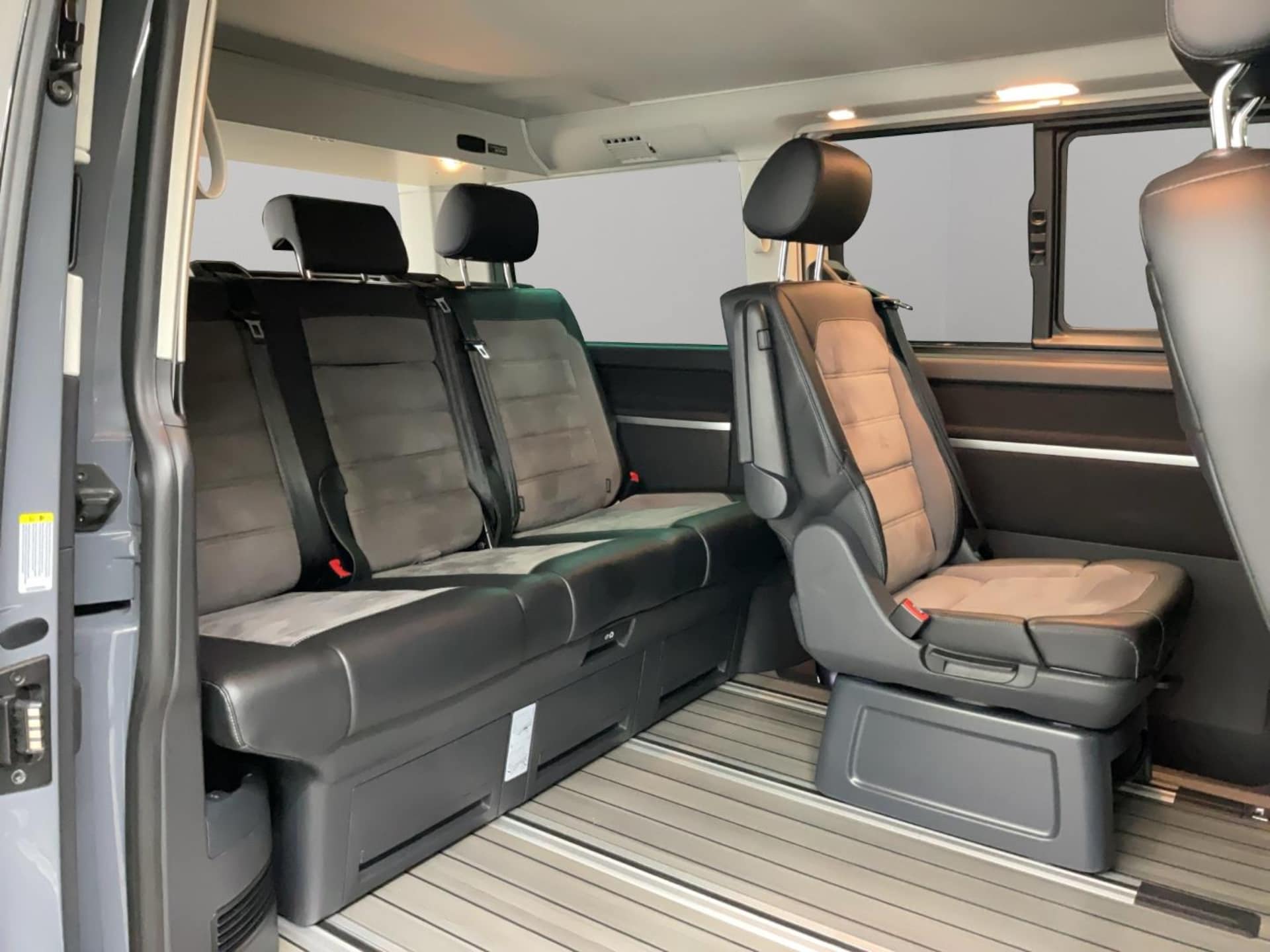 Volkswagen T6.1 California Beach