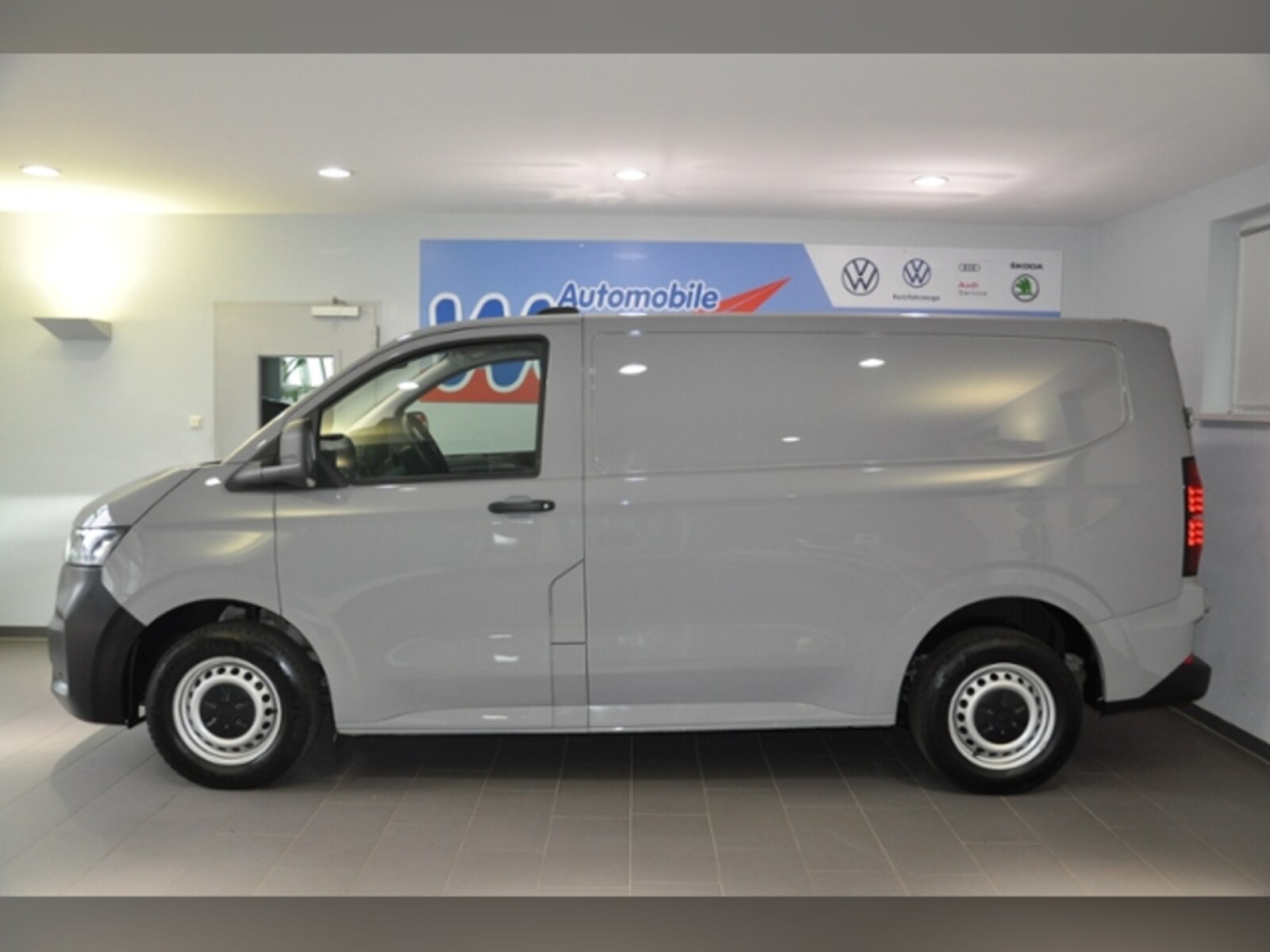 Volkswagen Transporter Kasten kurzer Radstand – Bild 4
