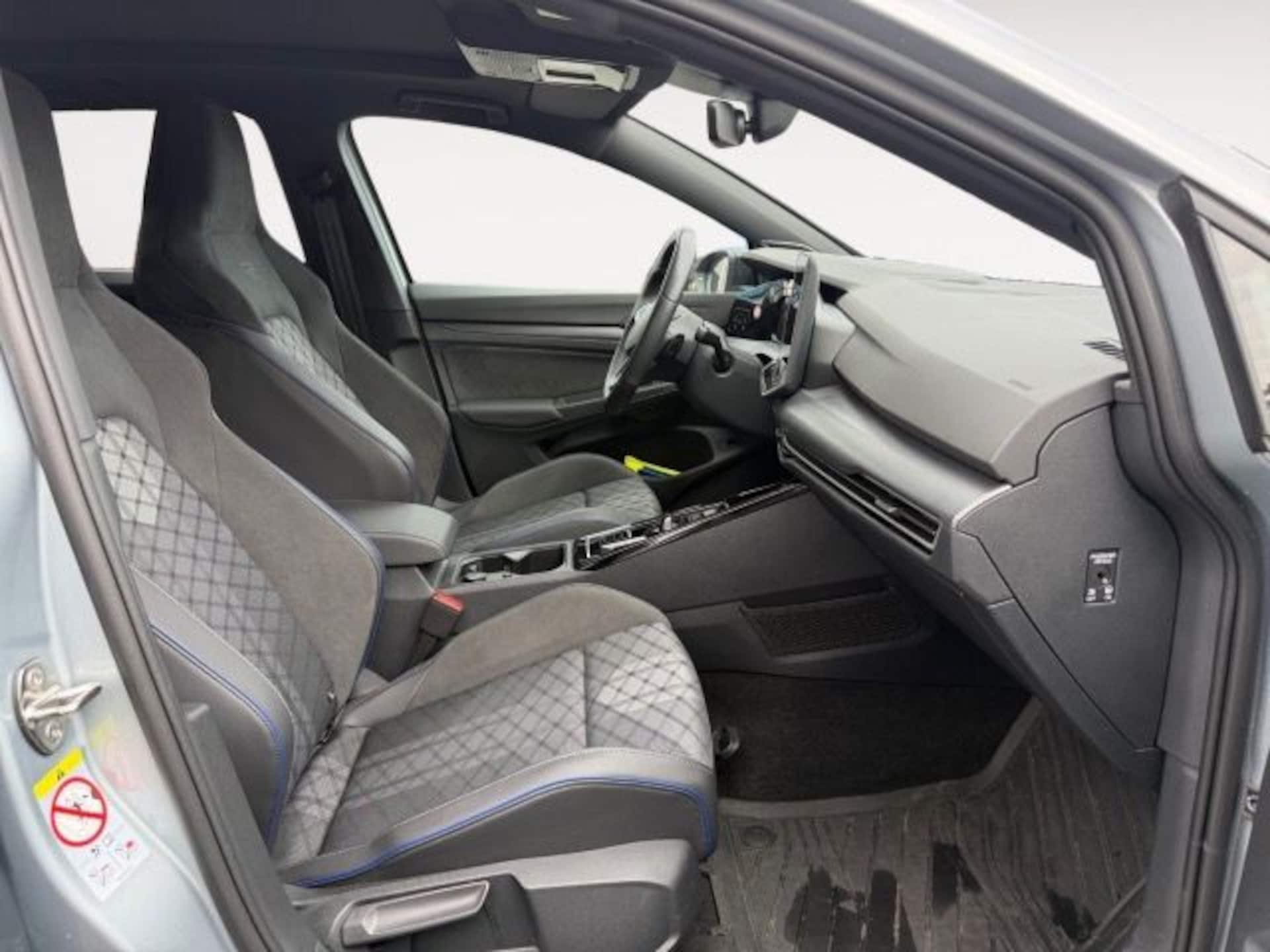 Volkswagen Golf Variant R-Line