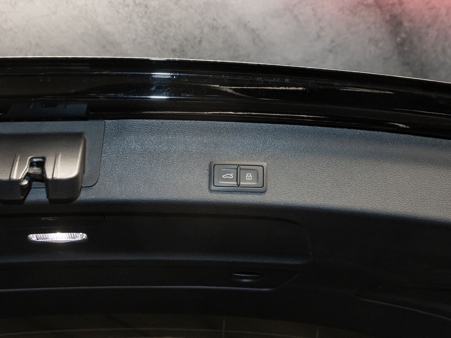 Bild über Audi S6 Avant TDI quattro tiptronic - für weitere Informationen kontaktieren Sie den Audi Partner