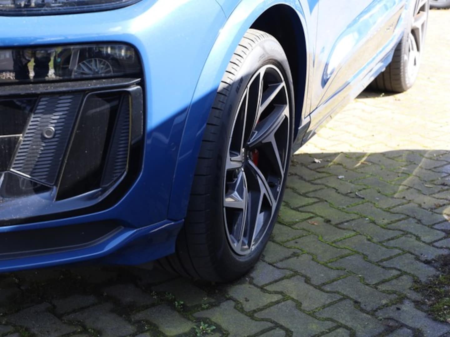 Bild über Audi SQ6 SUV e-tron e-tron quattro - für weitere Informationen kontaktieren Sie den Audi Partner