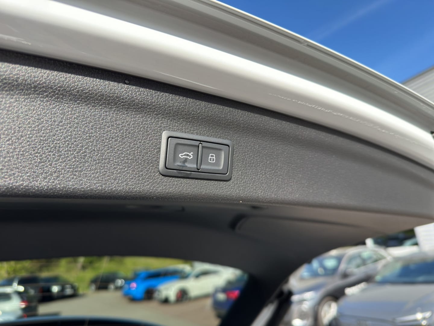 Bild über Audi Q3 S line 35 TFSI S tronic - für weitere Informationen kontaktieren Sie den Audi Partner