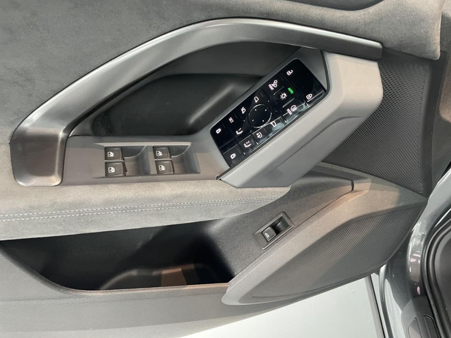 Bild über Audi SQ5 SUV TFSI 270 kW S tronic - für weitere Informationen kontaktieren Sie den Audi Partner