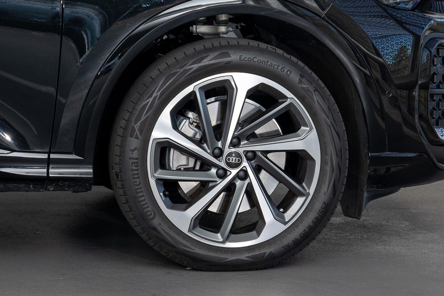 Image about Audi Q5 SUV TDI quattro 150 kW sport
