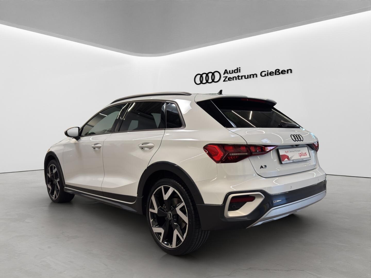 Bild über Audi A3 allstreet 35 TFSI S tronic - für weitere Informationen kontaktieren Sie den Audi Partner