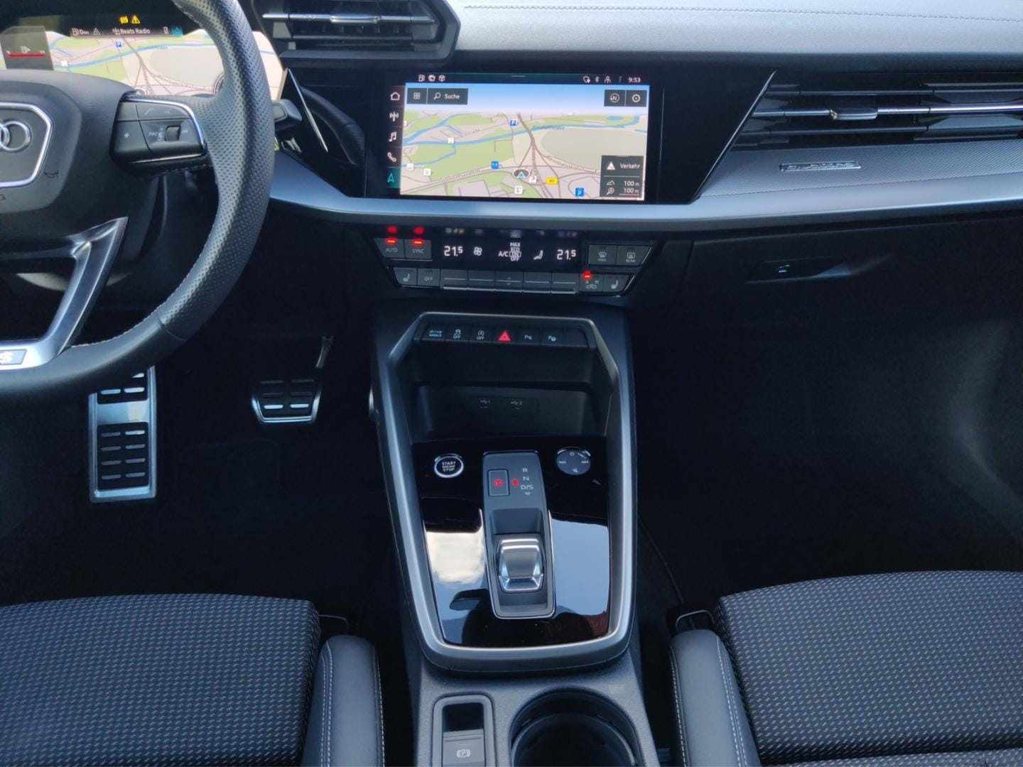 Bild über Audi A3 Sportback S line 40 TFSI quattro S tronic - für weitere Informationen kontaktieren Sie den Audi Partner