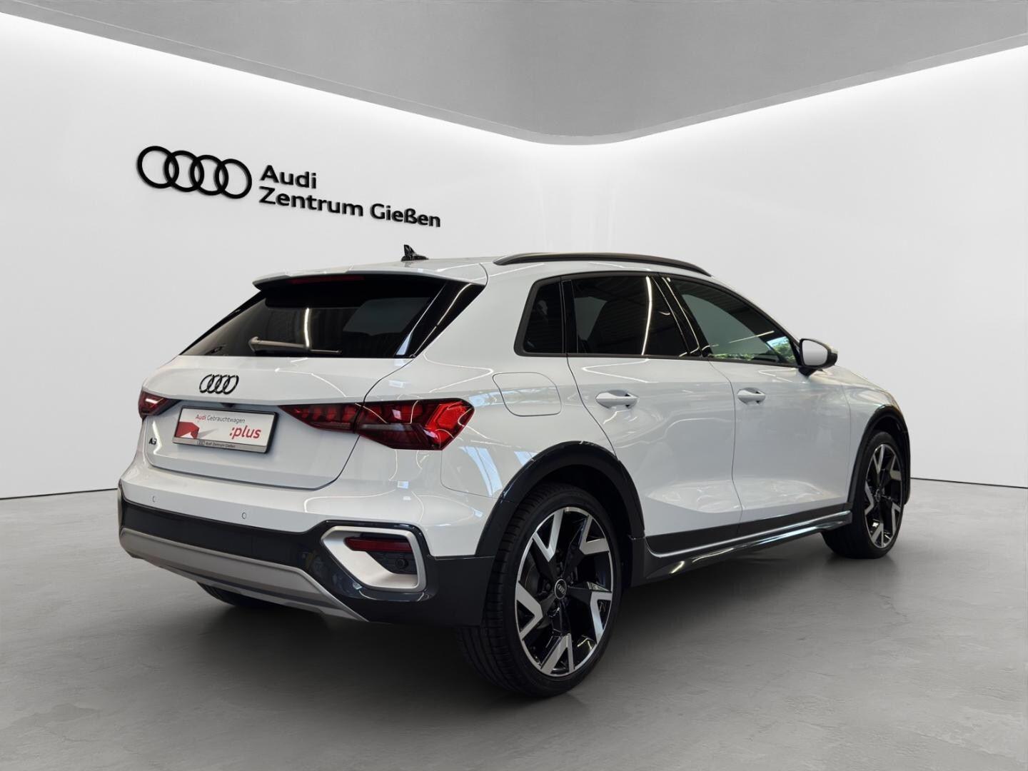 Bild über Audi A3 allstreet 35 TFSI S tronic - für weitere Informationen kontaktieren Sie den Audi Partner