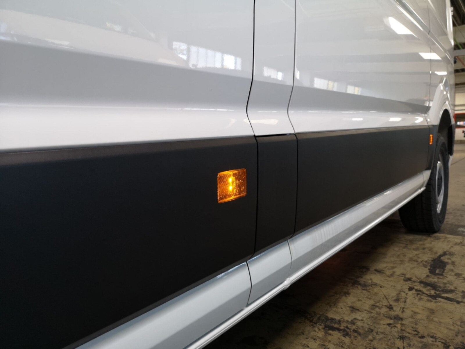 Volkswagen Crafter Kasten mittlerer Radstand – Bild 23