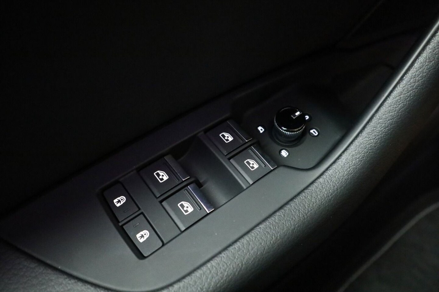 Bild über Audi S6 Avant TDI quattro tiptronic - für weitere Informationen kontaktieren Sie den Audi Partner