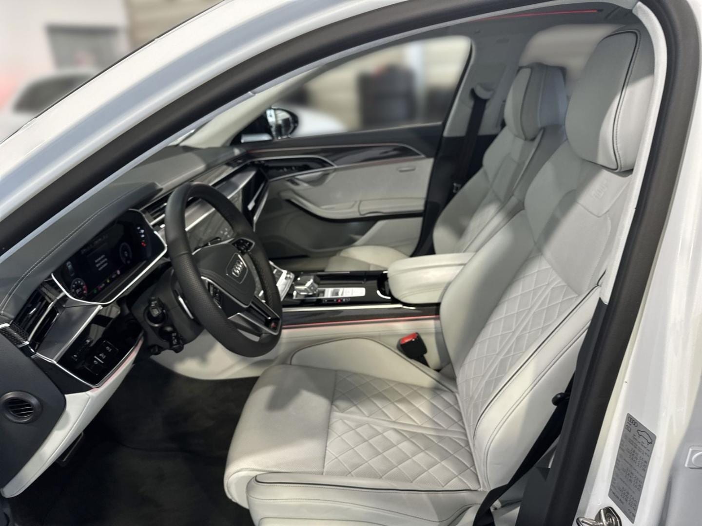 Bild über Audi S8 TFSI quattro tiptronic - für weitere Informationen kontaktieren Sie den Audi Partner
