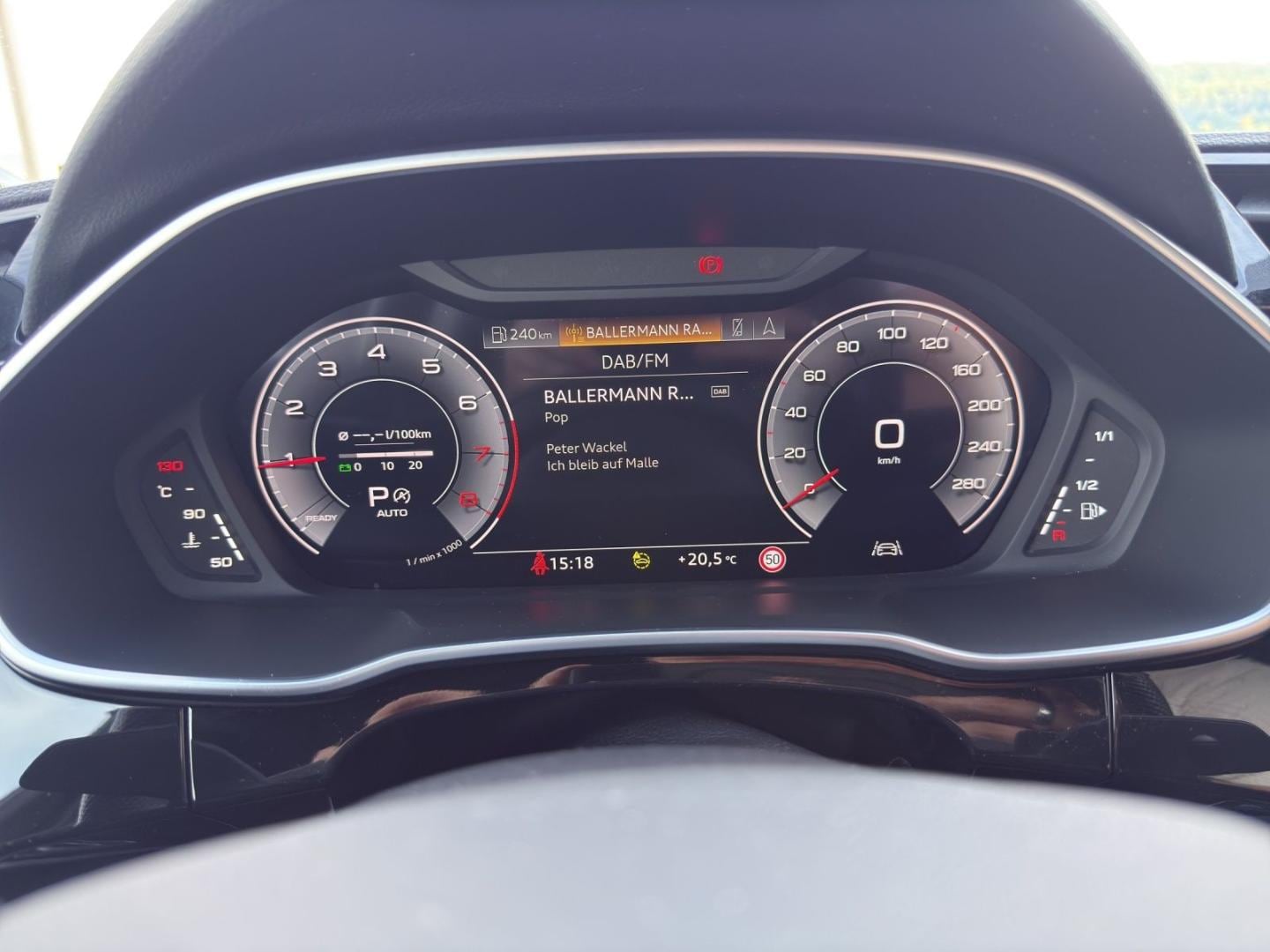 Bild über Audi Q3 S line 35 TFSI S tronic - für weitere Informationen kontaktieren Sie den Audi Partner