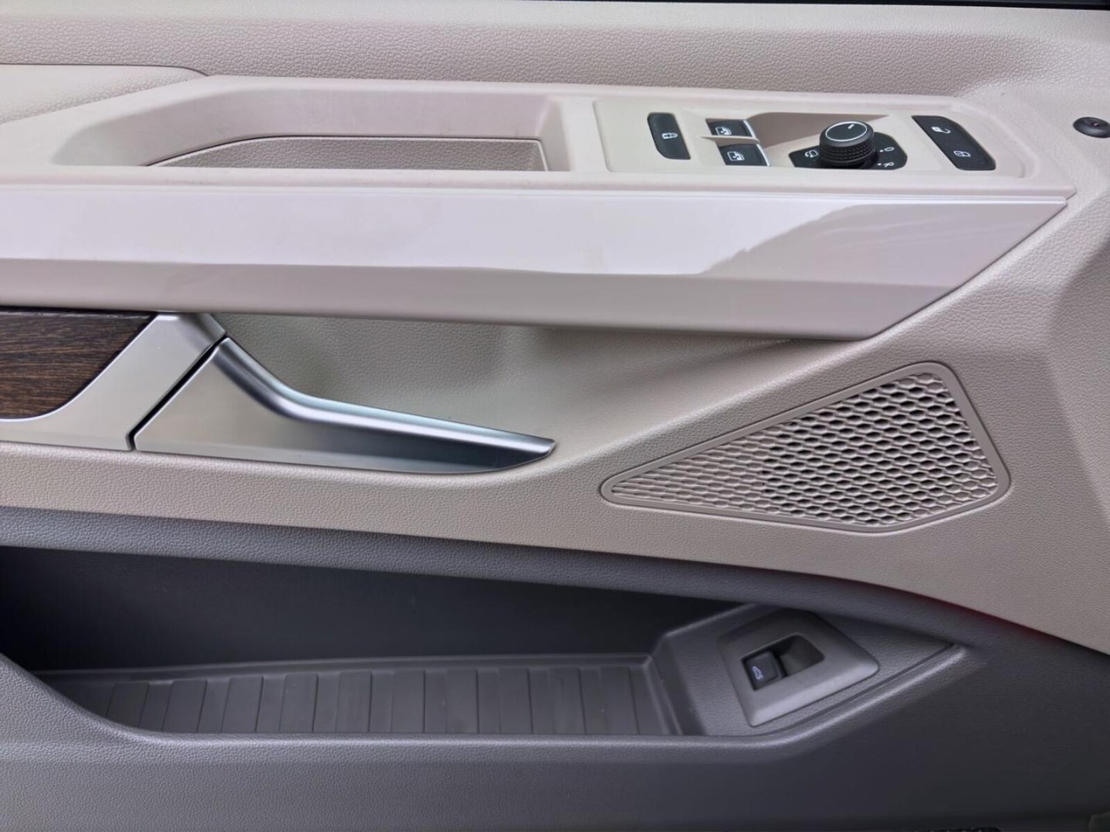 Volkswagen Multivan Langversion – Bild 10