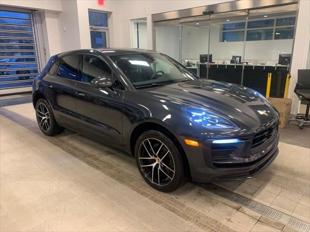 2023 Porsche Macan Base's photo