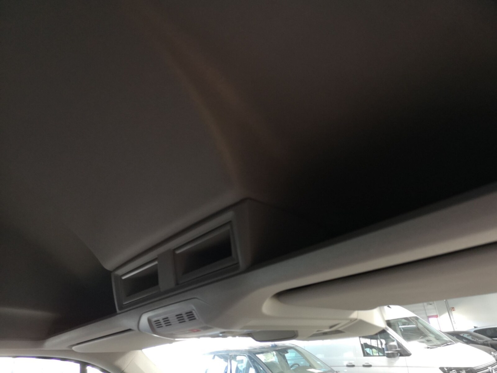 Volkswagen Crafter Kasten mittlerer Radstand – Bild 26