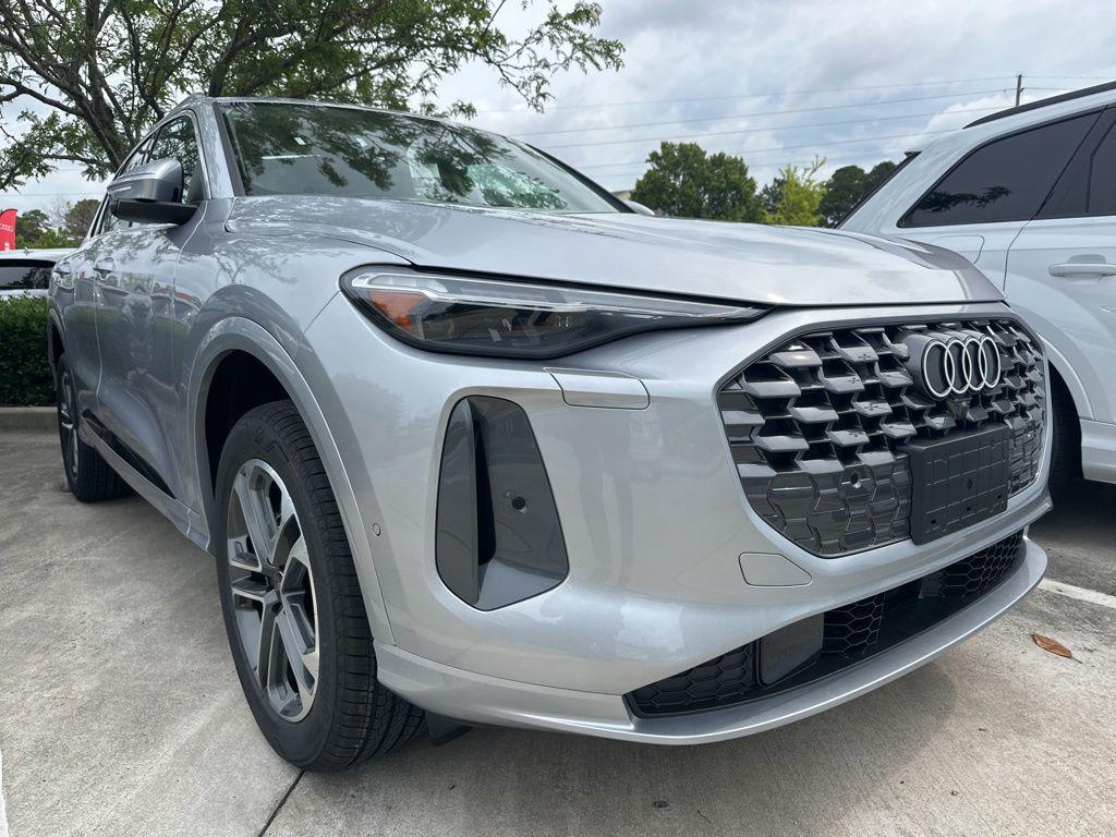 2026 Audi Q5 Premium Plus quattro's photo