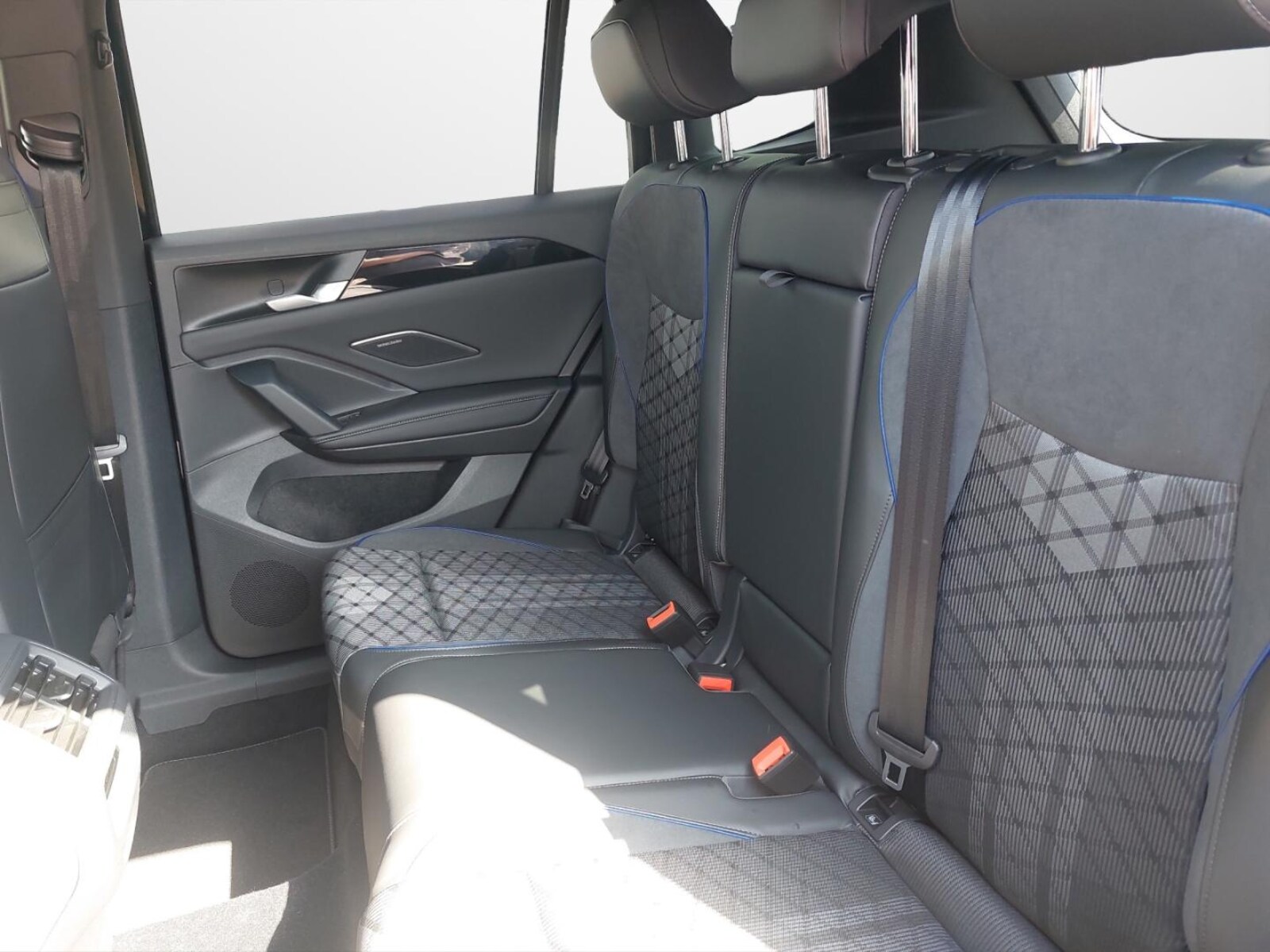 Volkswagen Tiguan – Bild 11