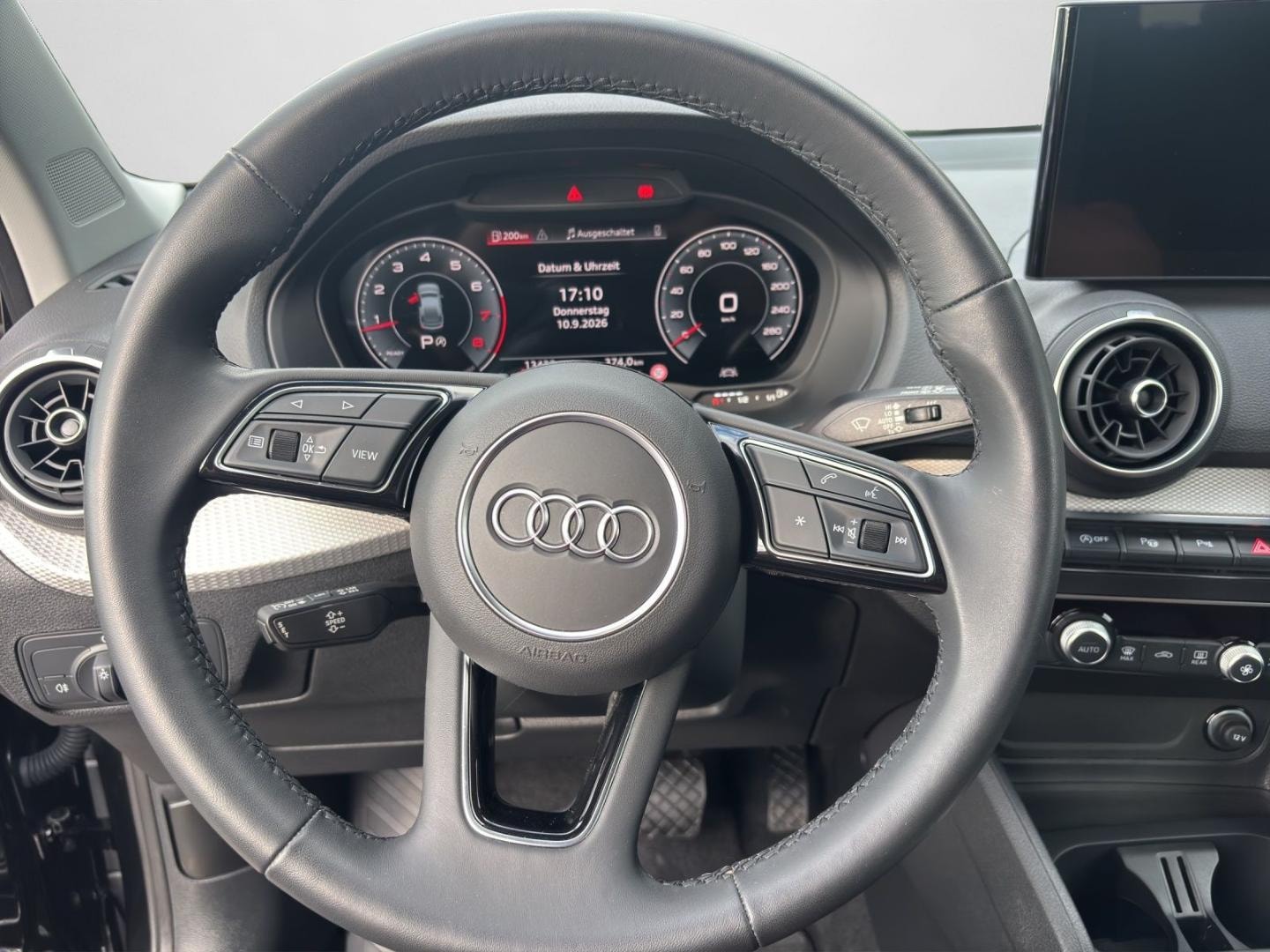 Bild über Audi Q2 advanced 35 TFSI S tronic - für weitere Informationen kontaktieren Sie den Audi Partner