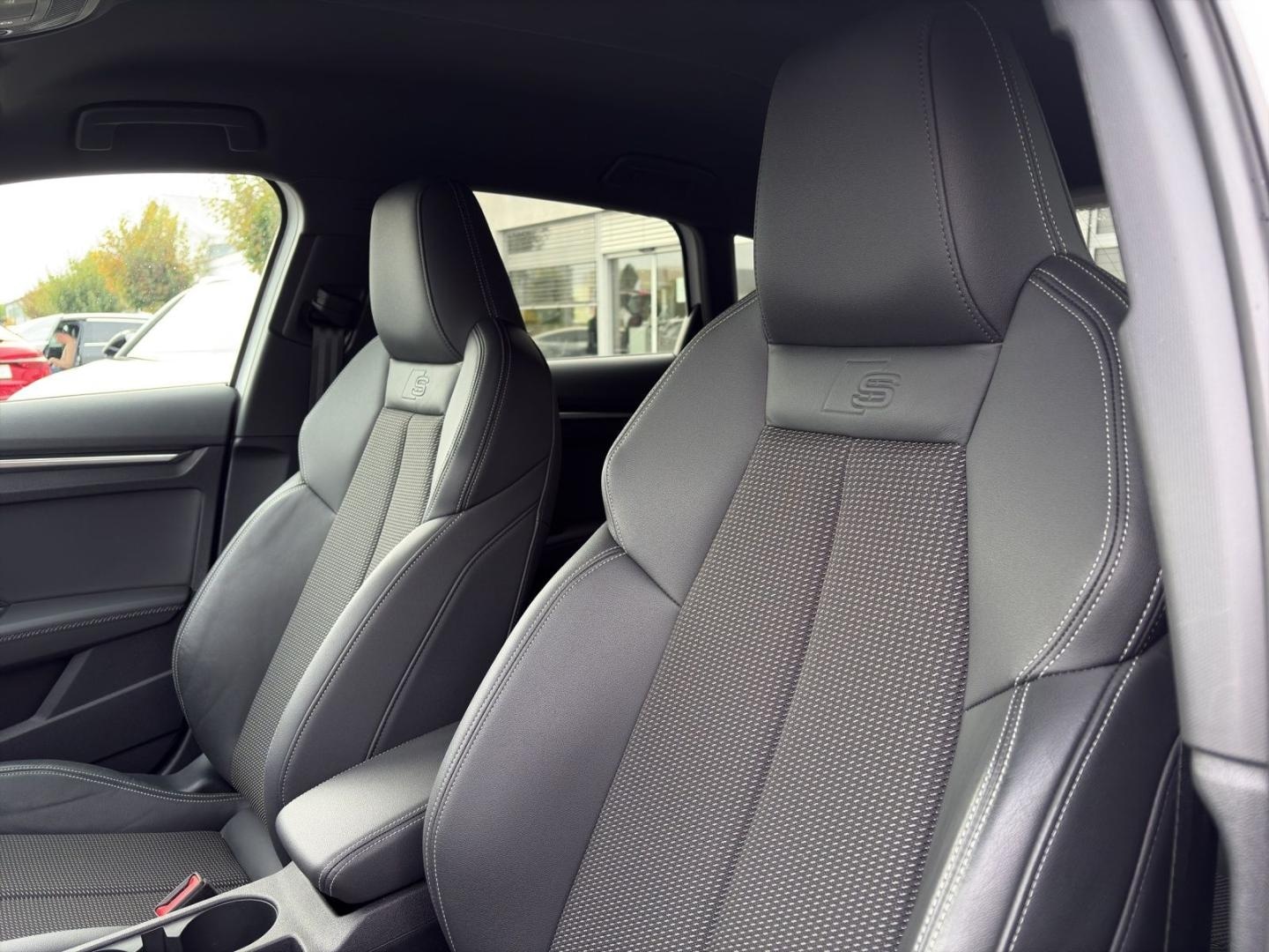 Bild über Audi A3 Sportback S line 35 TFSI S tronic - für weitere Informationen kontaktieren Sie den Audi Partner