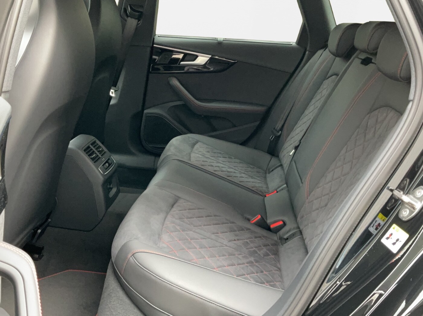 Image about Audi A4 Avant S line 40 TDI quattro S tronic