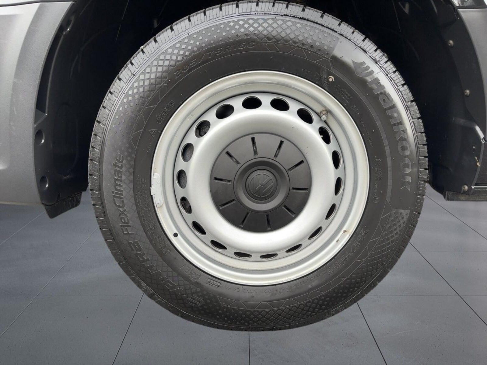 Volkswagen Crafter Kasten mittlerer Radstand – Bild 10