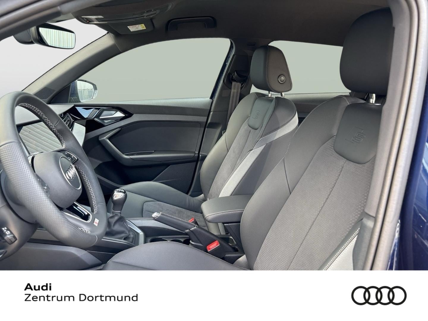 Bild über Audi A1 allstreet 30 TFSI Schaltgetriebe - für weitere Informationen kontaktieren Sie den Audi Partner