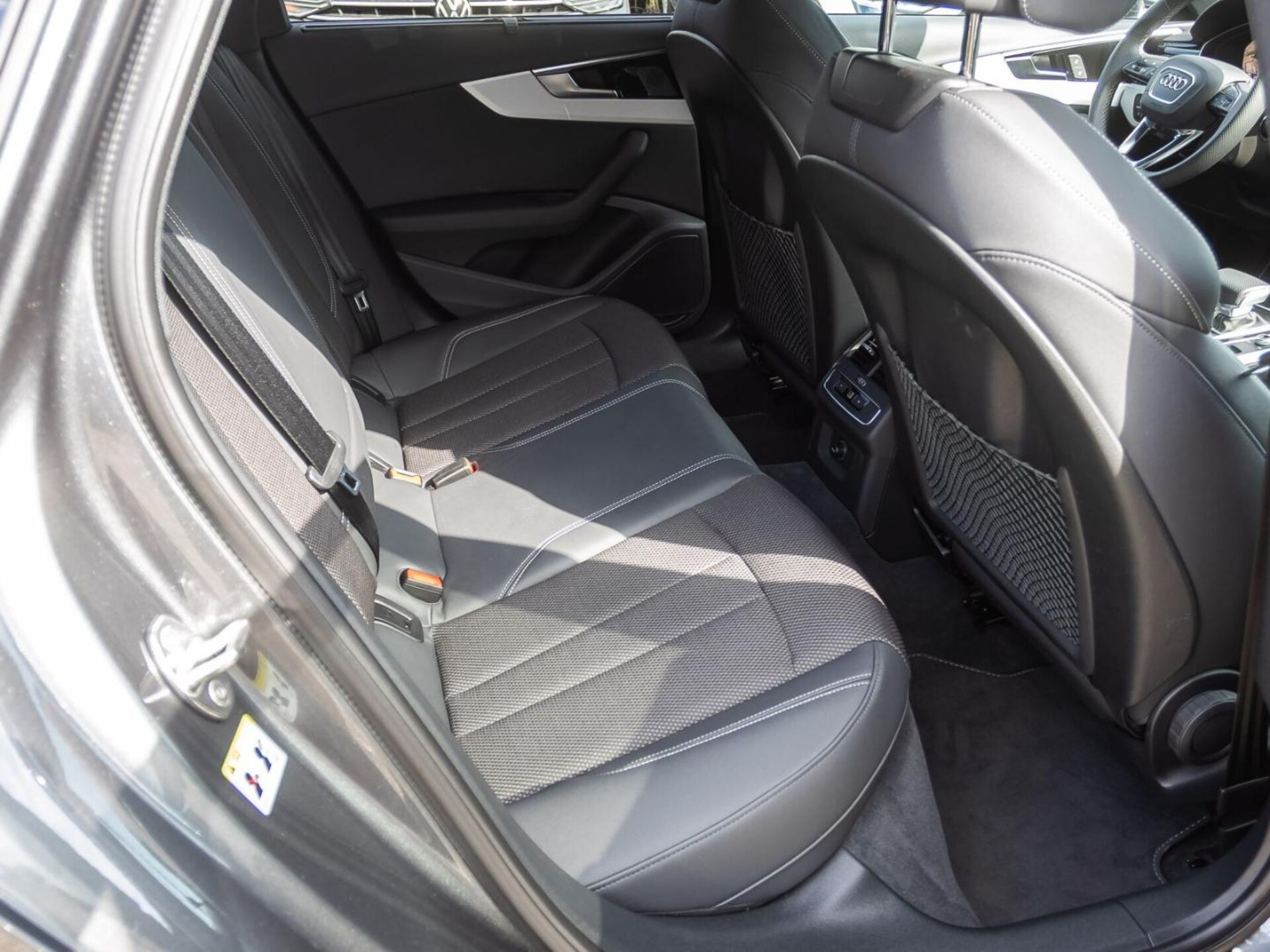 Audi A4 Avant S line