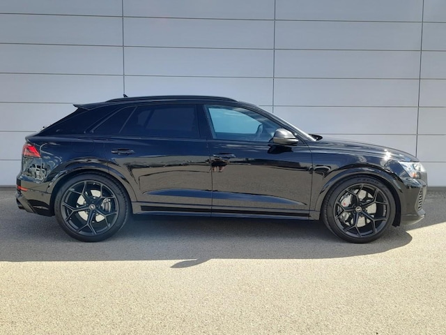 2025 Audi RS Q8 SUV performance