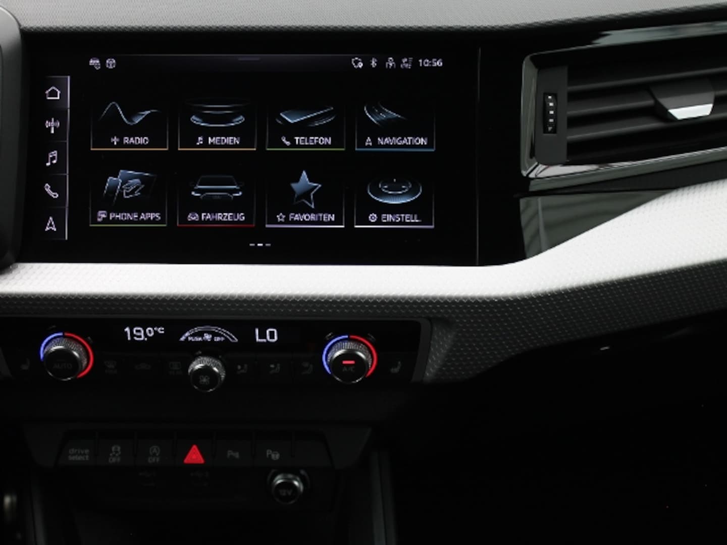Bild über Audi A1 Sportback S line 35 TFSI S tronic - für weitere Informationen kontaktieren Sie den Audi Partner