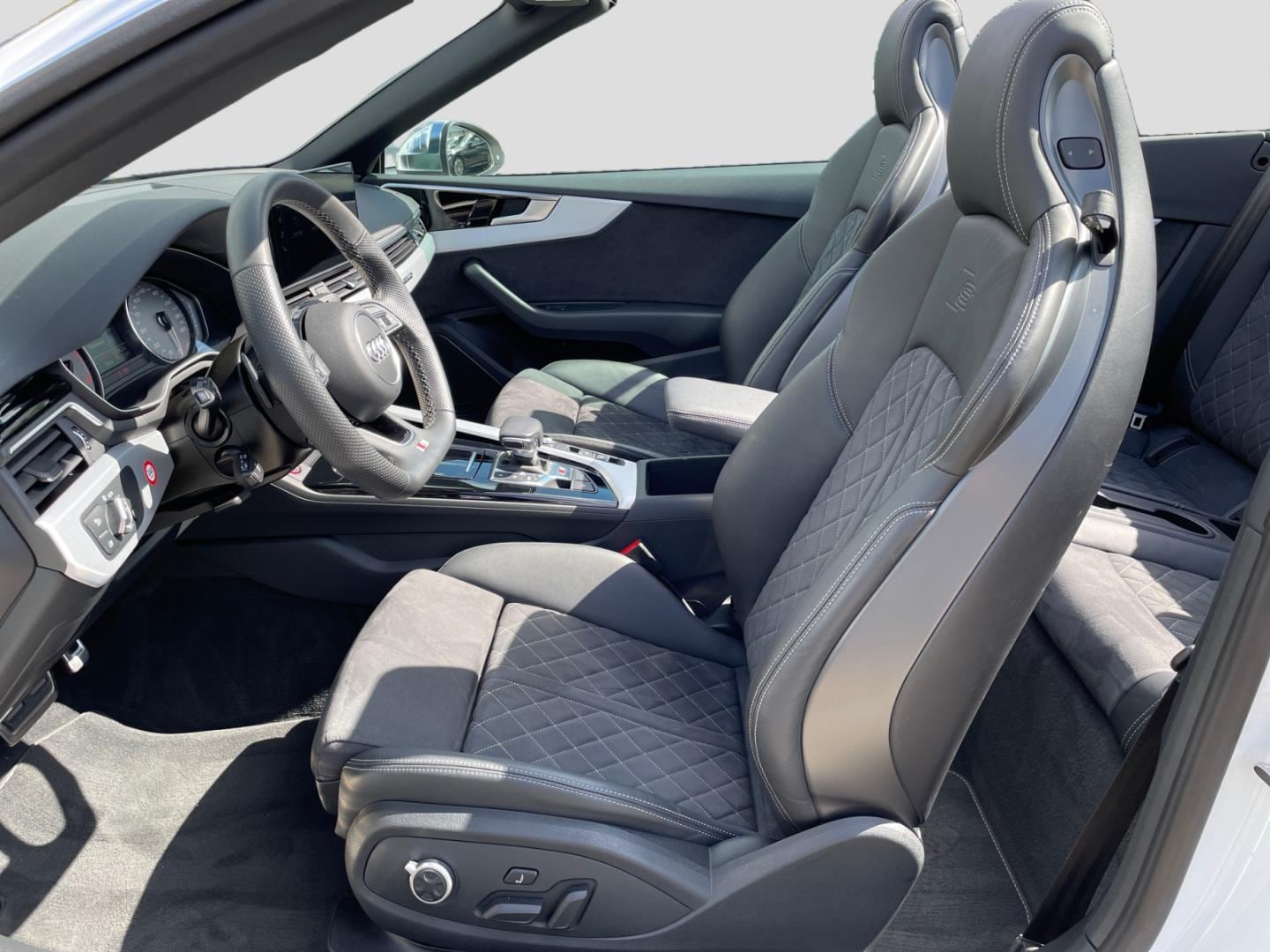 Bild über Audi S5 Cabriolet TFSI quattro tiptronic - für weitere Informationen kontaktieren Sie den Audi Partner