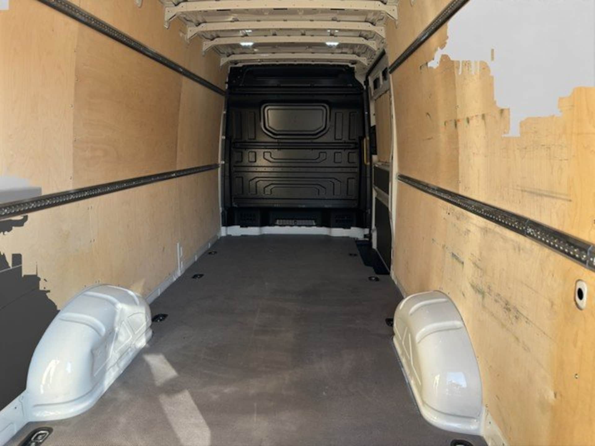 Volkswagen Crafter Kasten langer Radstand
