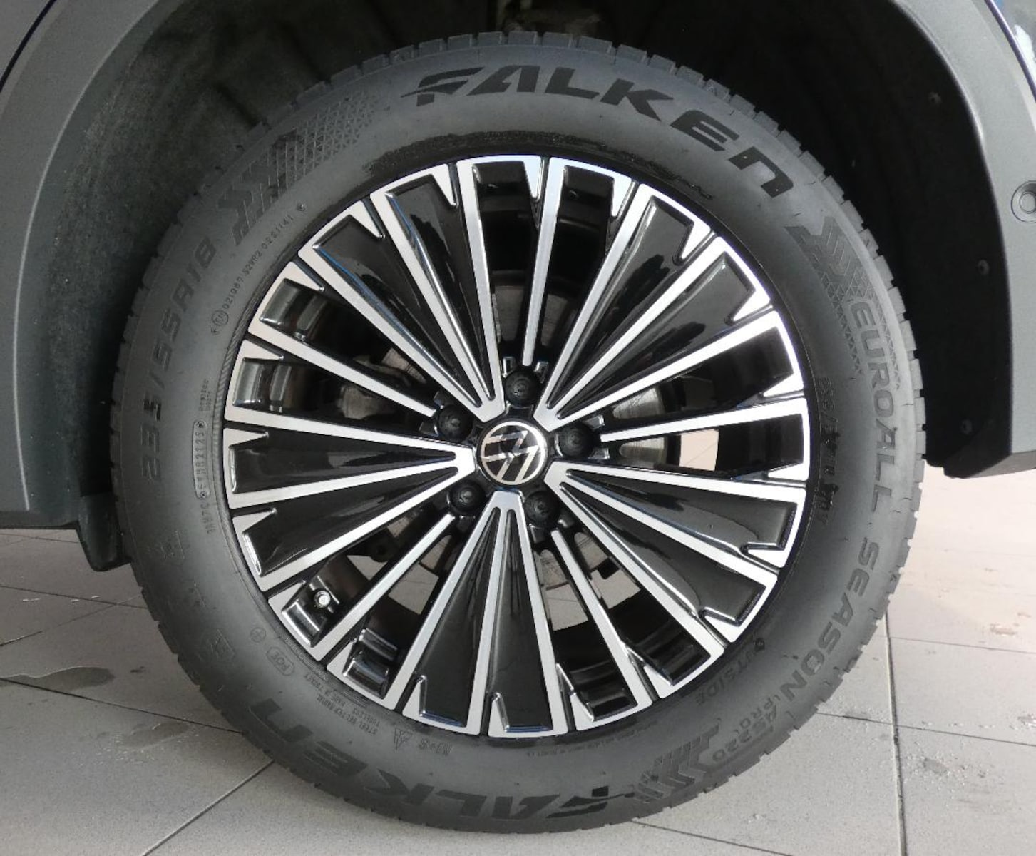 Volkswagen Tiguan – Bild 7