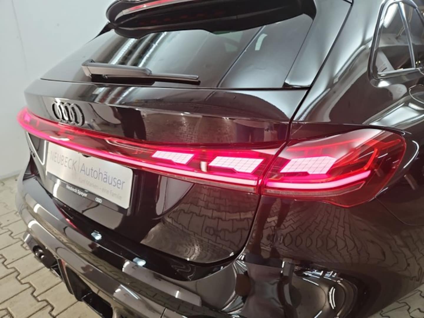 Bild über Audi RS 5 Avant TFSI quattro 470 kW tiptronic - für weitere Informationen kontaktieren Sie den Audi Partner