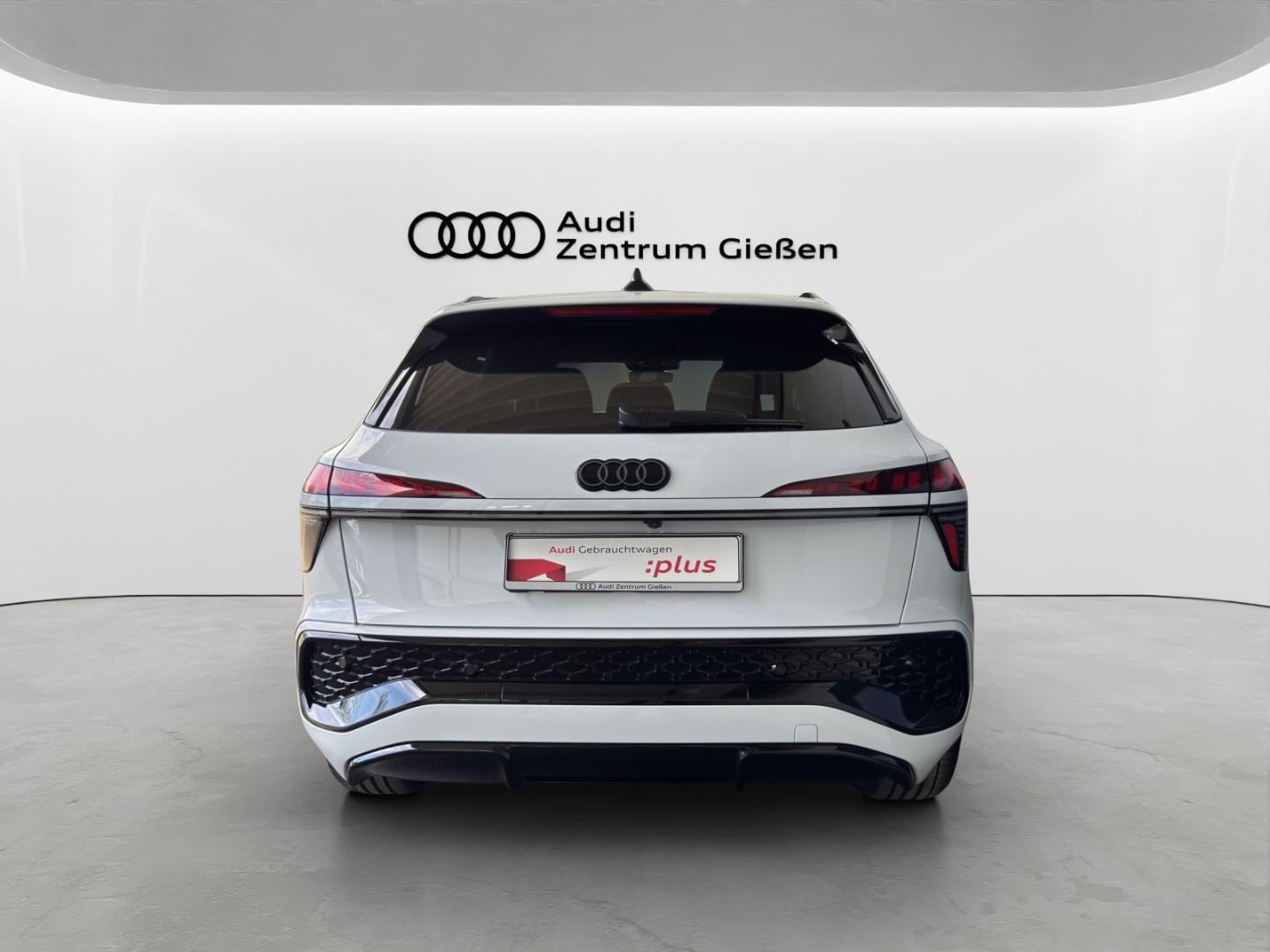 Bild über Audi Q3 SUV TFSI 110 kW S tronic - für weitere Informationen kontaktieren Sie den Audi Partner