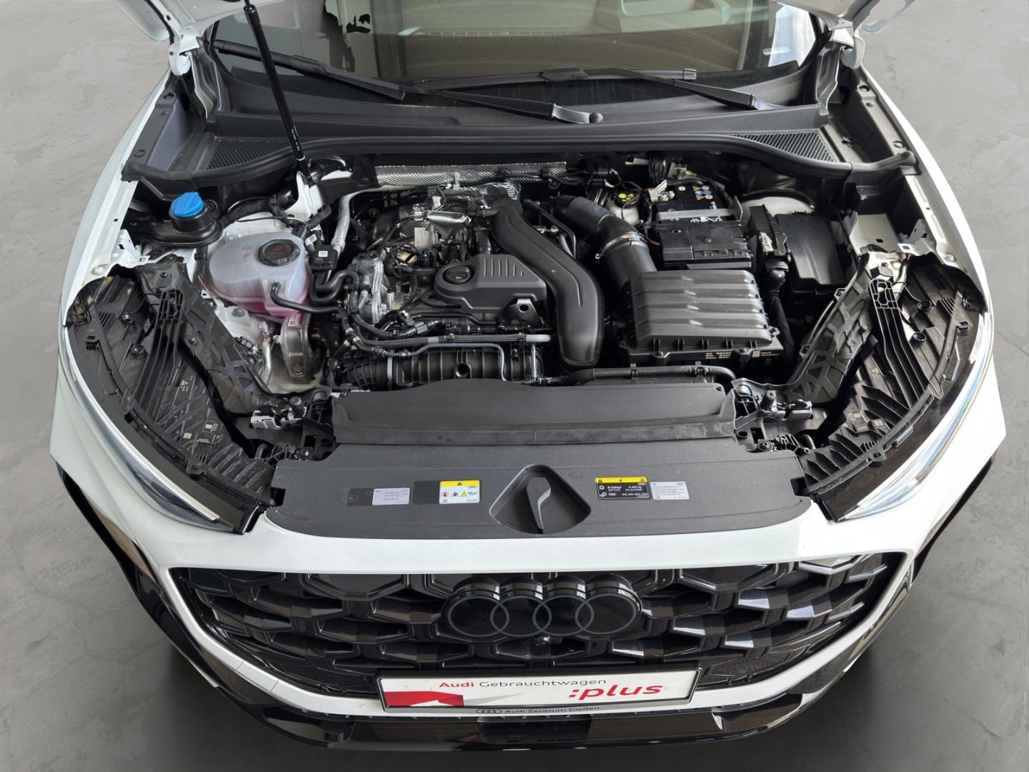 Bild über Audi Q3 SUV TFSI 110 kW S tronic - für weitere Informationen kontaktieren Sie den Audi Partner